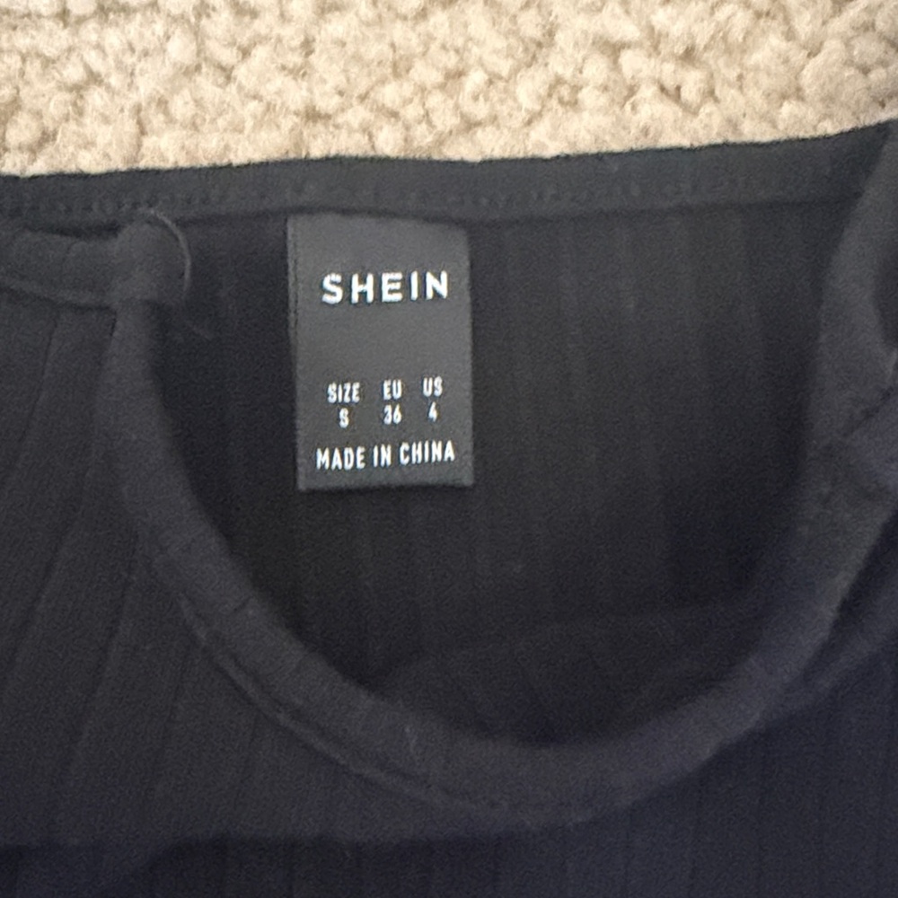 SHEIN Bundle. Size small - Picture 2 of 4